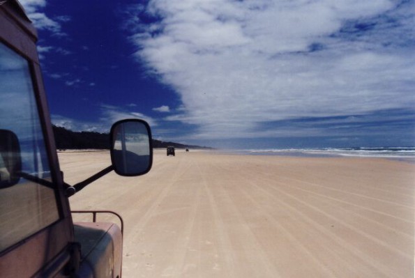 Foto: IMP1 under CC licence Sand soweit das Auge reicht: Fraser Island ist die größte Sandinsel der Welt.